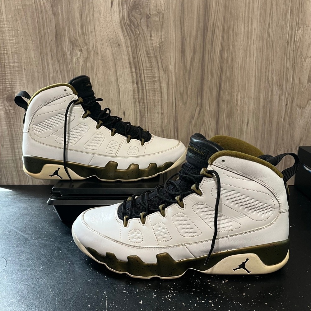 Air Jordan 9 Retro Statue 2015 White Black Olive Sneakers 302370-109 Size 11.5